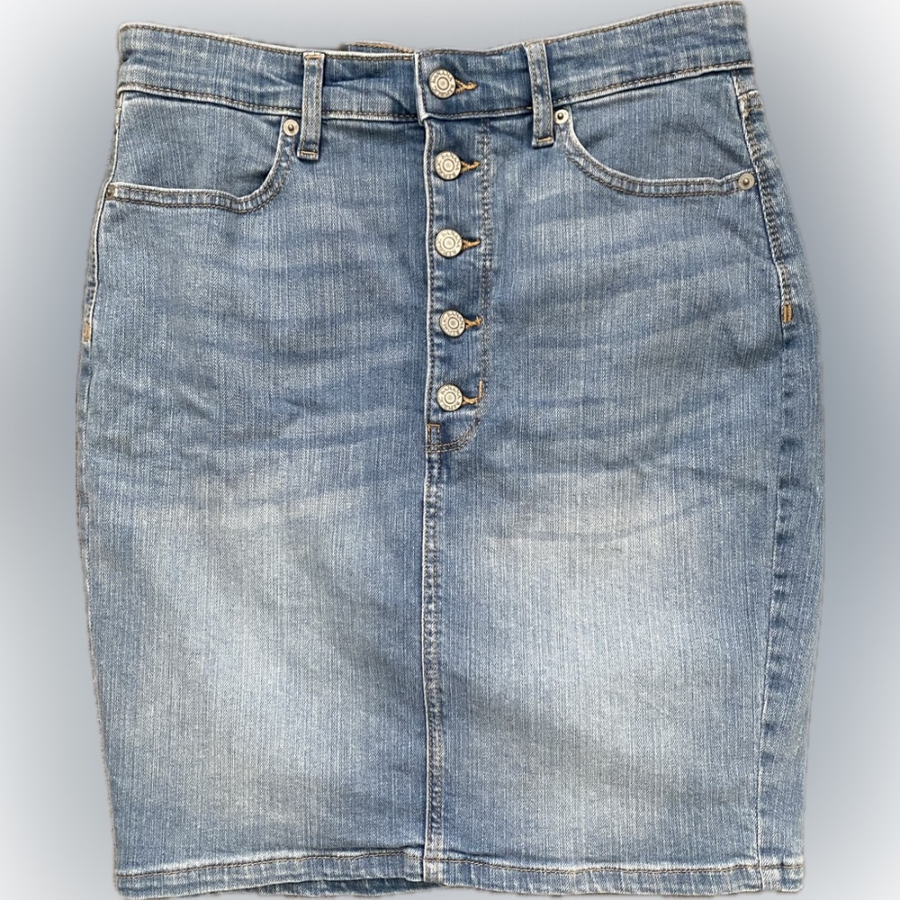 Banana Republic Denim Pencil Skirt - Size 4 - NWT